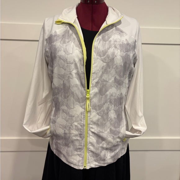 ⭐️2 for $25⭐️ 

Mondetta White, Marble and Yellow Zip up - Picture 2 of 15